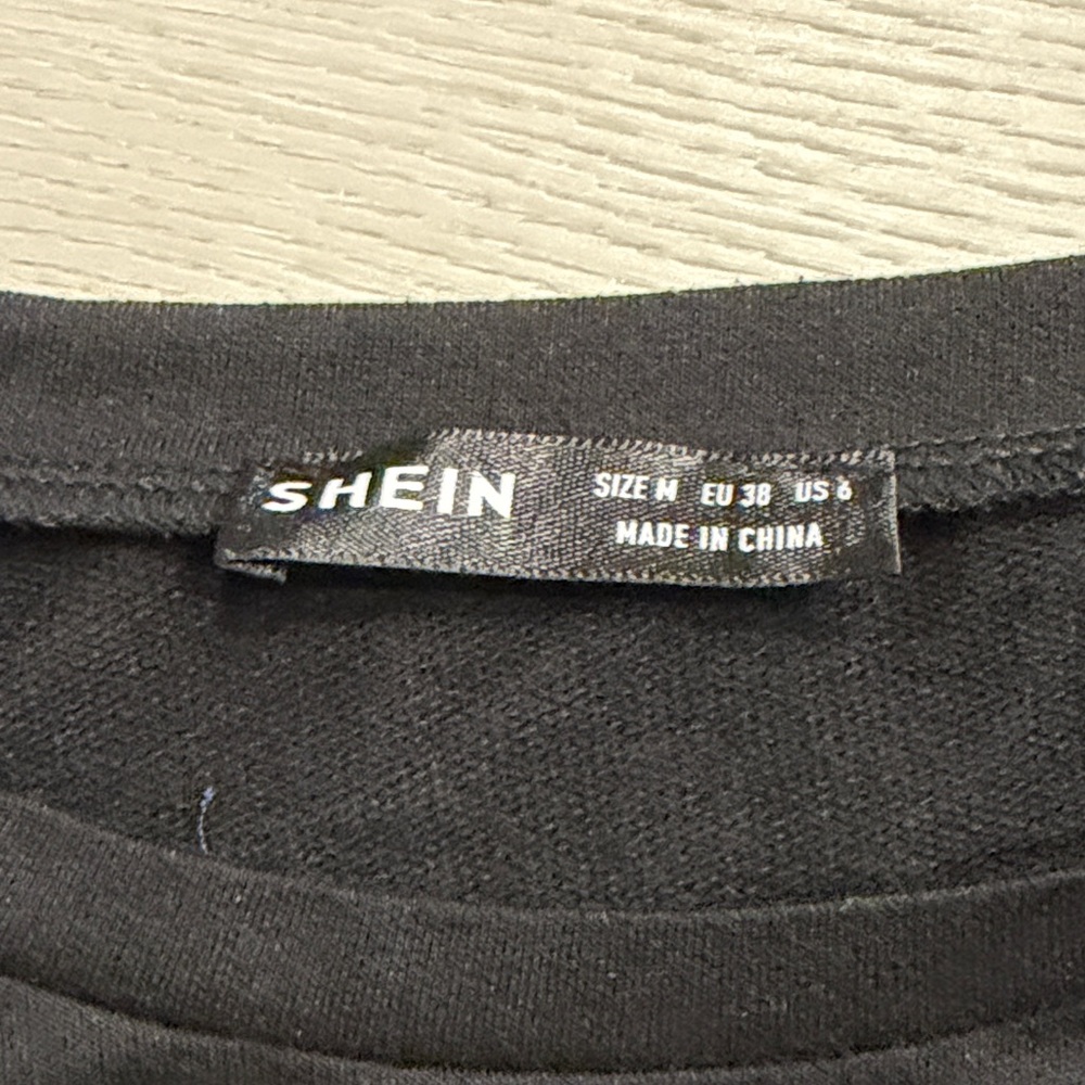 SHEIN Black Oversized Sweatshirt with Red New York Print - Picture 2 of 2